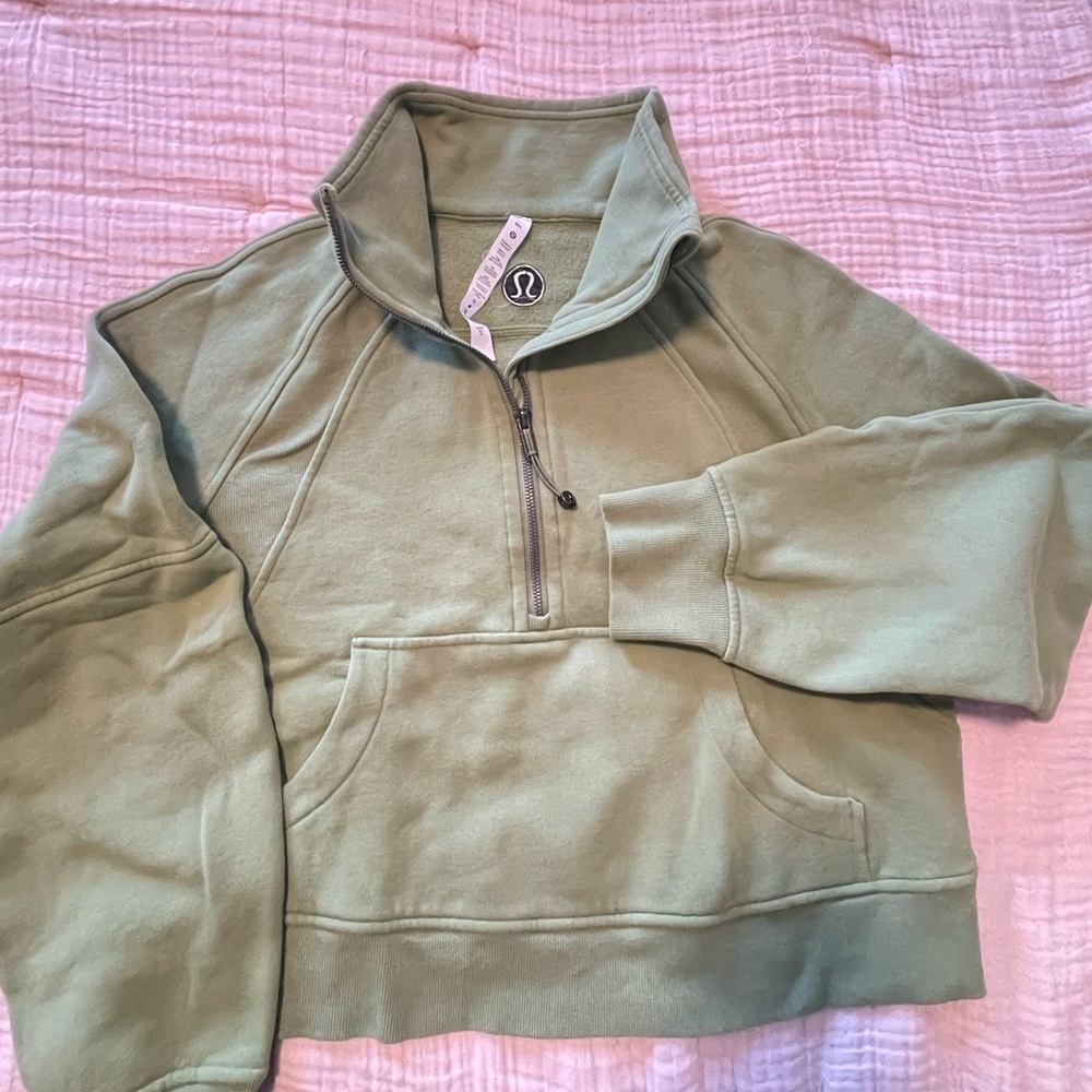 Lululemon Green Half-Zip Pullover hoodie